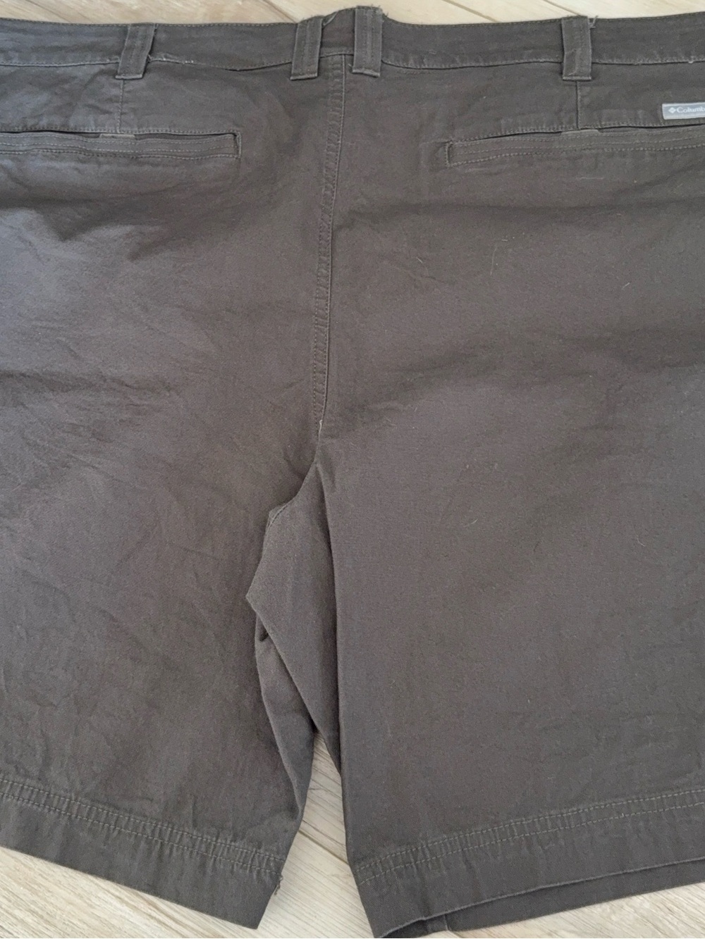 Columbia brown flat front cargo chino shorts size 48 - Picture 5 of 5